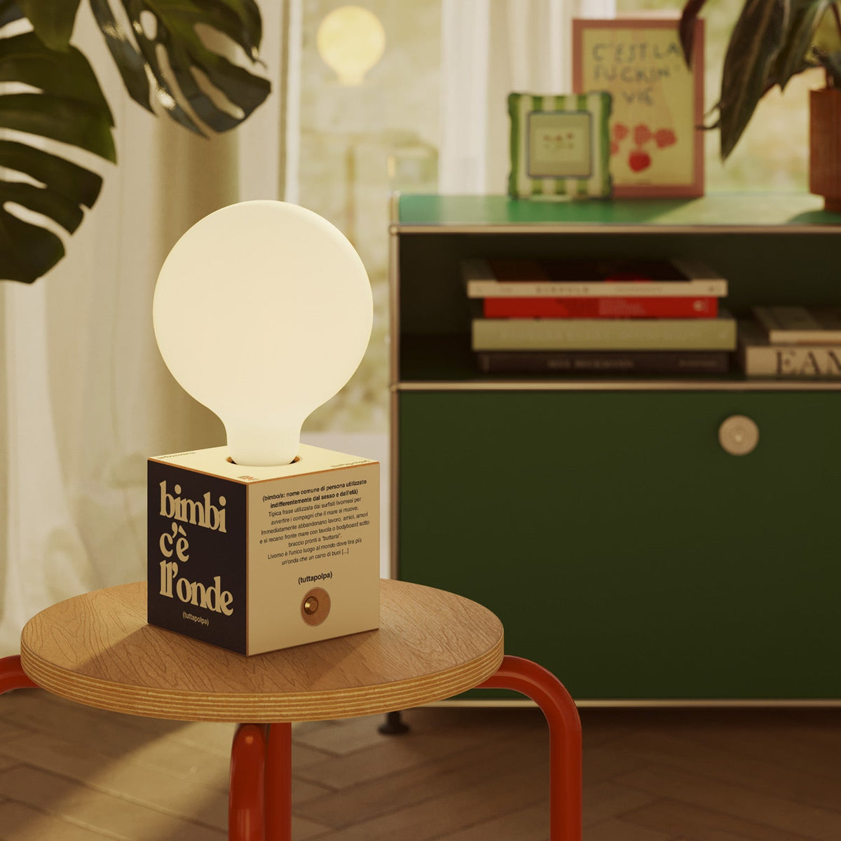 Lampada a batteria Cabless03 "Bimbi c’è l’onde" con lampadina globo effetto porcellana - Tuttapolpa