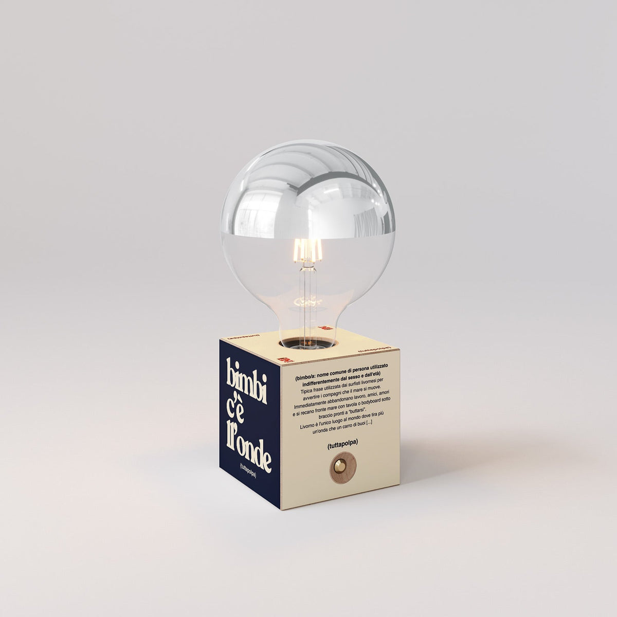 Lampada a batteria Cabless03 "Bimbi c’è l’onde" con lampadina globo mezza sfera argento - Tuttapolpa