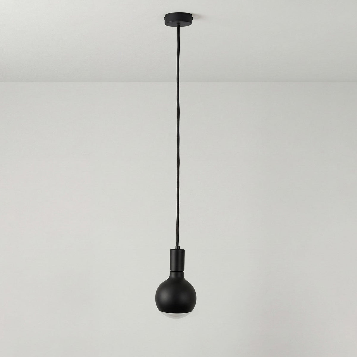Lampada a sospensione Filotto Metallico con lampadina Lucia - Nero