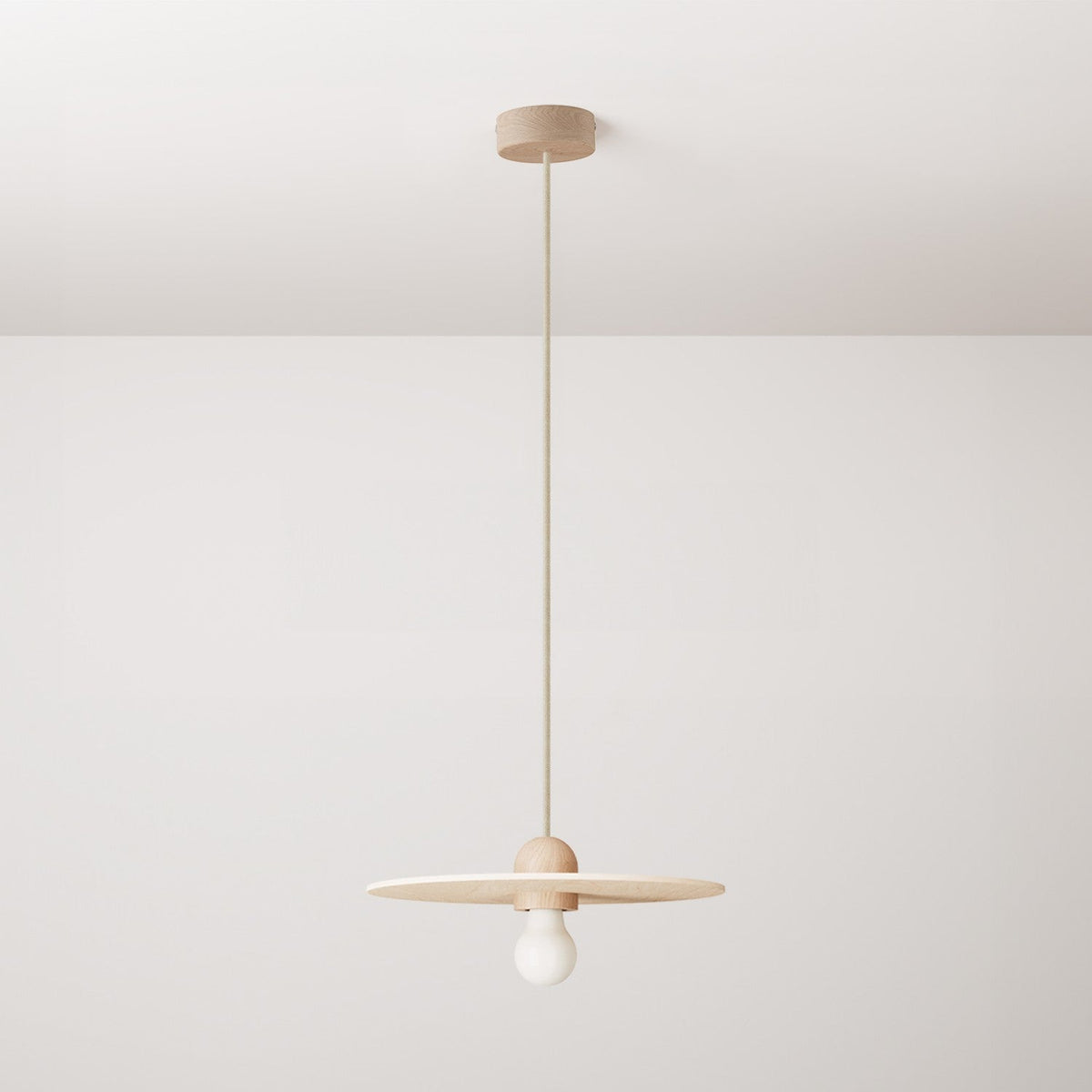 Lampada a sospensione in legno completa di cavo tessile e paralume UFO - Neutro