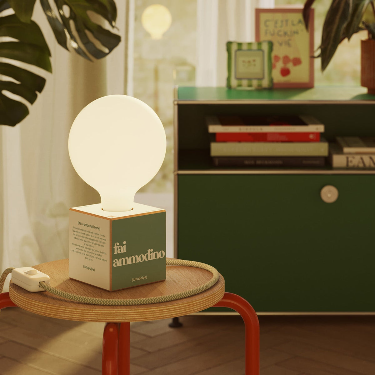 Lampada da tavolo Cubetto "Fai ammodino" con lampadina globo effetto porcellana - Tuttapolpa