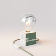 Lampada da tavolo Cubetto "Fai ammodino" con lampadina globo mezza sfera argento - Tuttapolpa