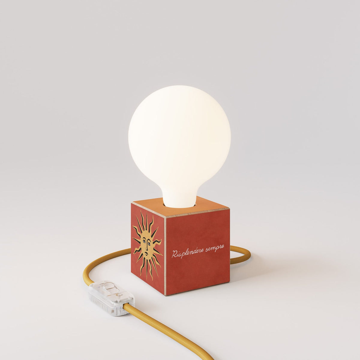 Lampada da tavolo Cubetto "Il sole" con lampadina globo effetto porcellana - Santomanifesto