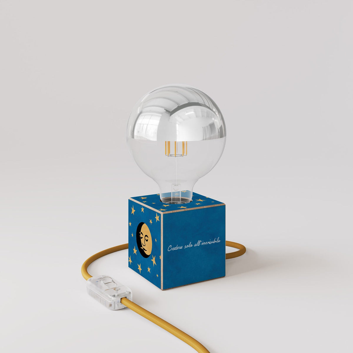 Lampada da tavolo Cubetto "La luna" con lampadina globo mezza sfera argento - Santomanifesto
