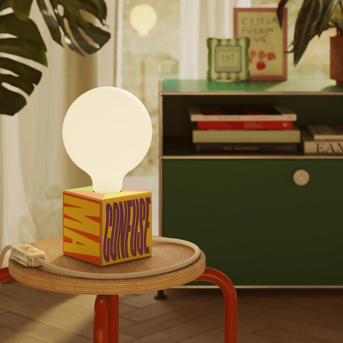 Lampada da tavolo Cubetto "Poche idee ma confuse" con lampadina globo effetto porcellana - Santomanifesto