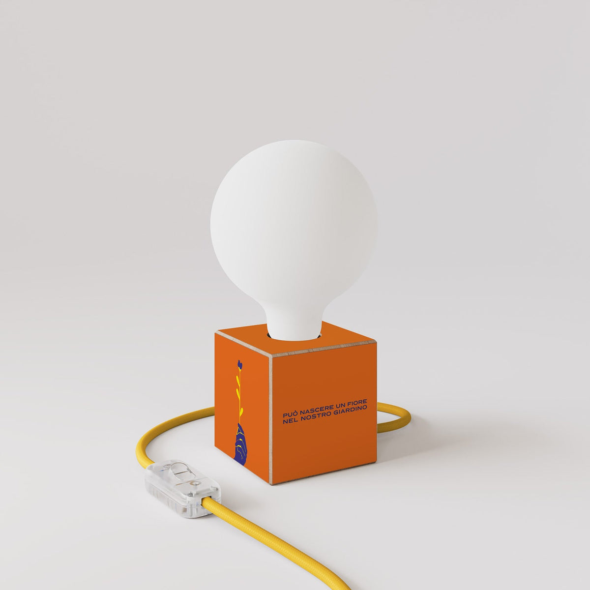 Lampada da tavolo Cubetto "Può nascere un fiore" con lampadina globo effetto porcellana - Santomanifesto