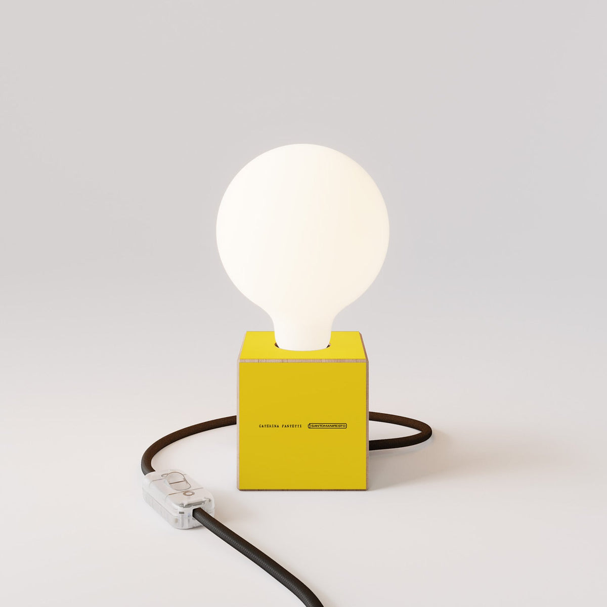 Lampada da tavolo Cubetto "Ti odio amore mio" con lampadina globo effetto porcellana - Santomanifesto