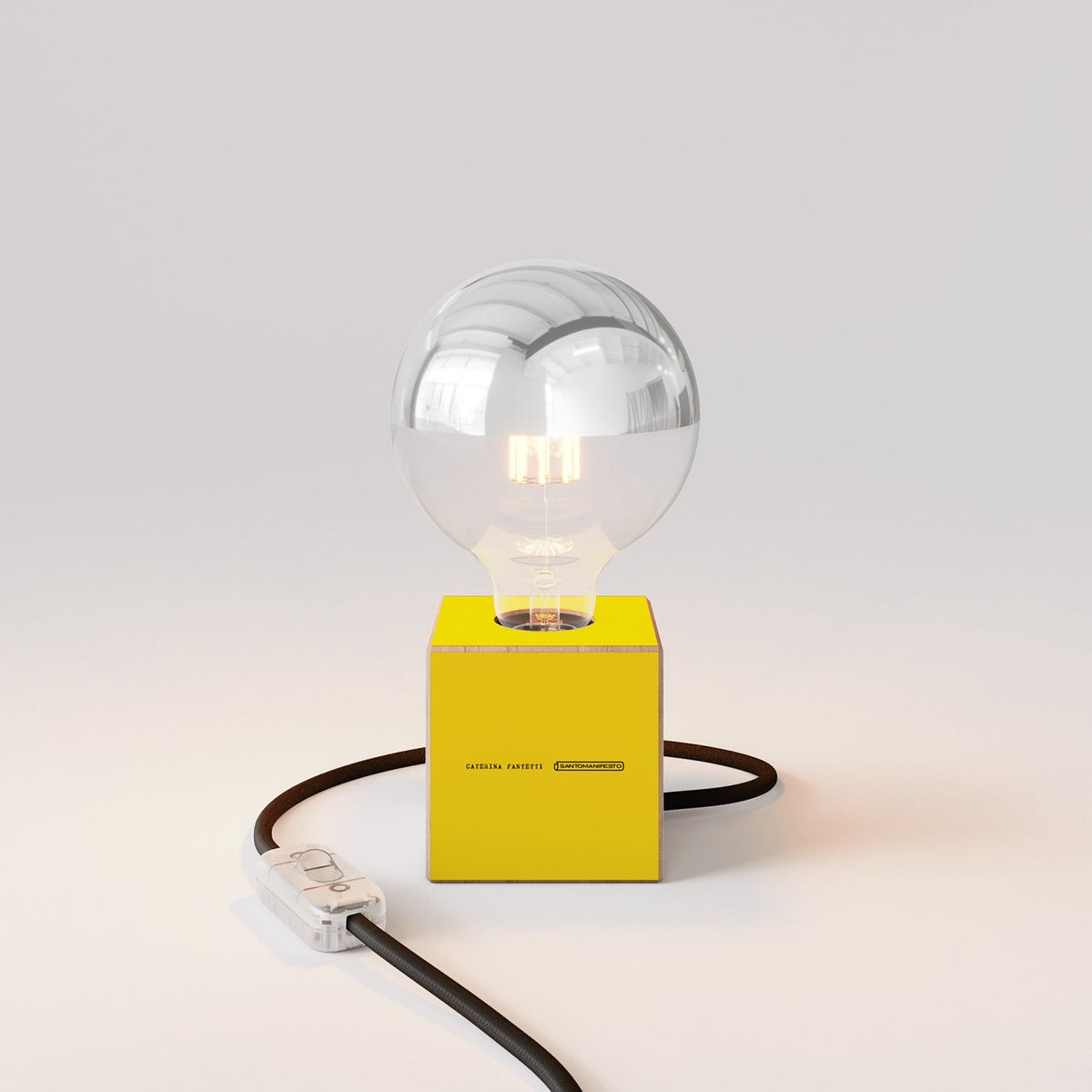 Lampada da tavolo Cubetto "Ti odio amore mio" con lampadina globo mezza sfera argento - Santomanifesto