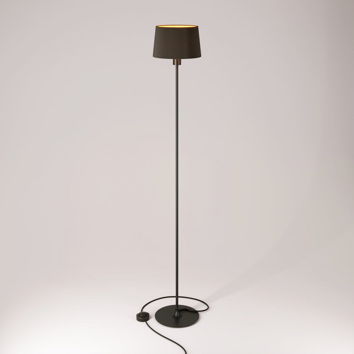 Lampada da terra MAG-Y con base metallica tonda e paralume Athena - Nero