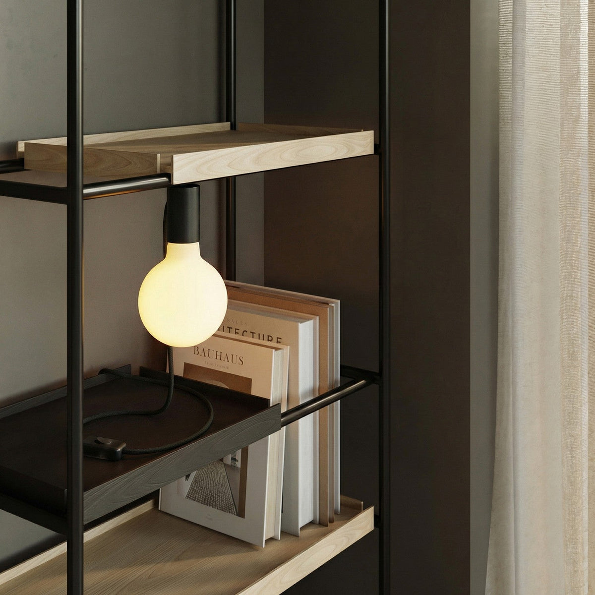 Lampada magnetica plug-in con attacco E27 - Nero