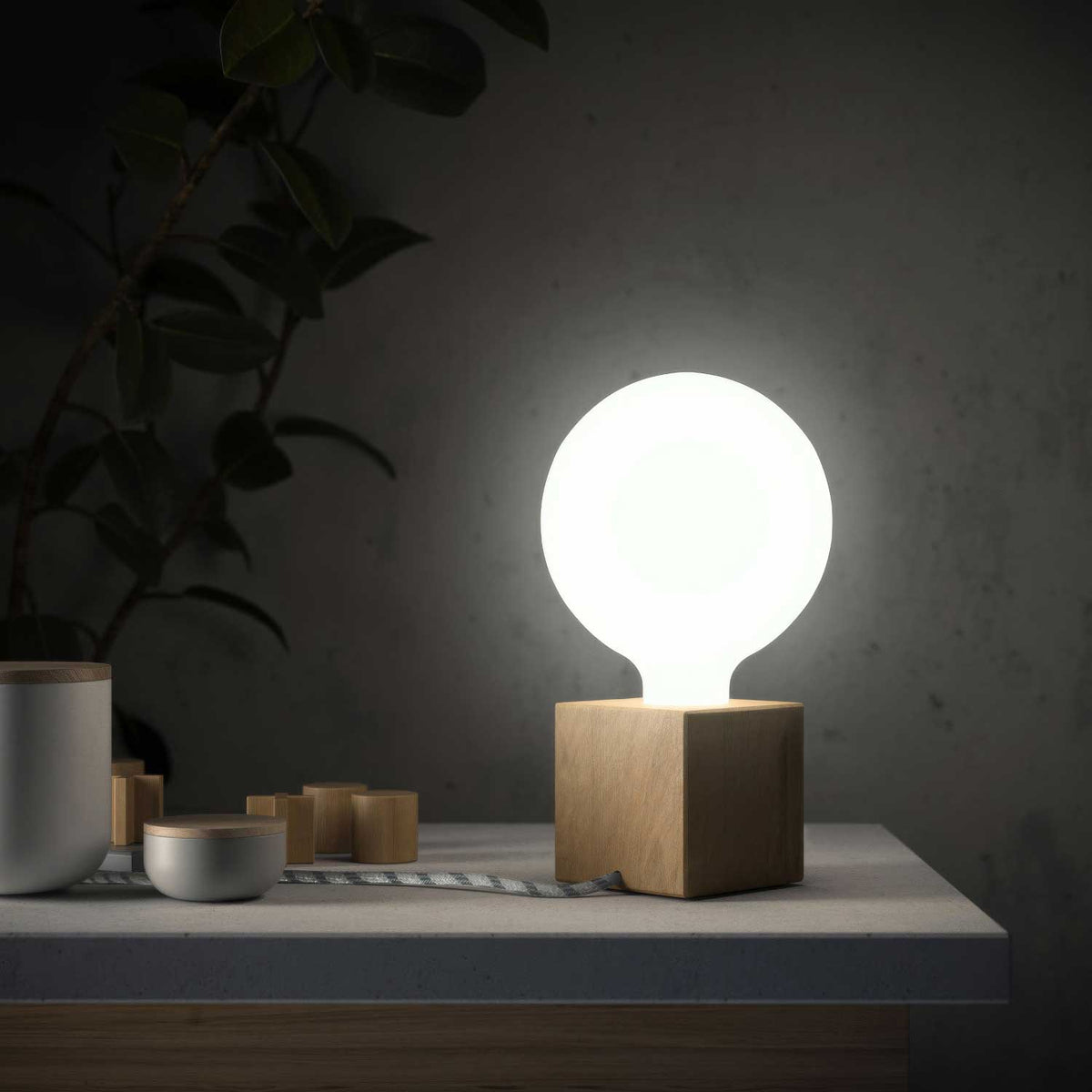 Posaluce Cubetto, lampada da tavolo in legno naturale - Neutro